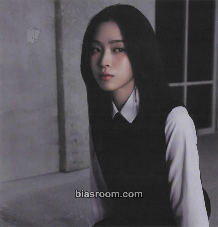 Ryujin GOLD Photocard - ITZY - ITZY K-pop photocard