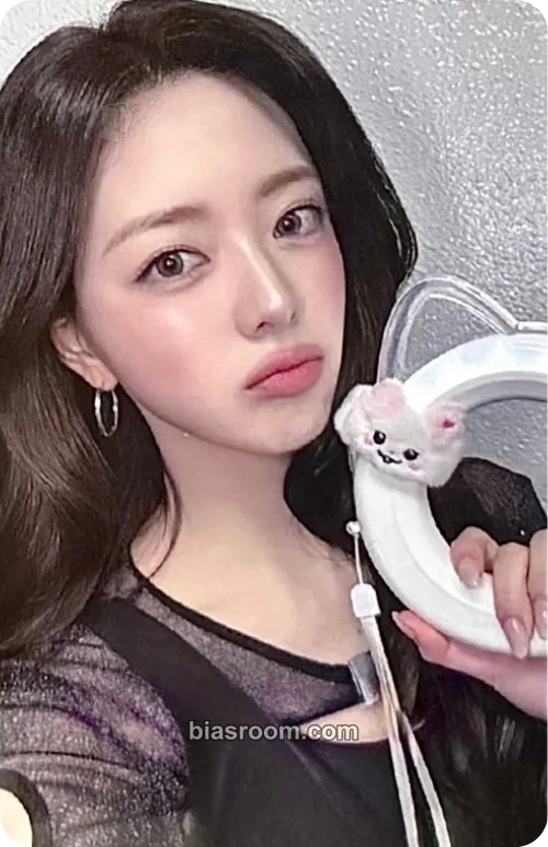 Yuna TUNNEL VISION Photocard - ITZY - ITZY K-pop photocard
