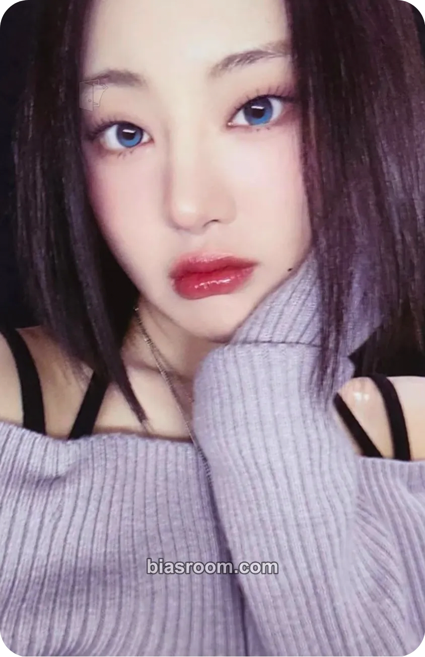 Sheon 1st World Tour 'Our Flowerld (Belllie've You)' Photocard - Billlie - Billlie K-pop photocard