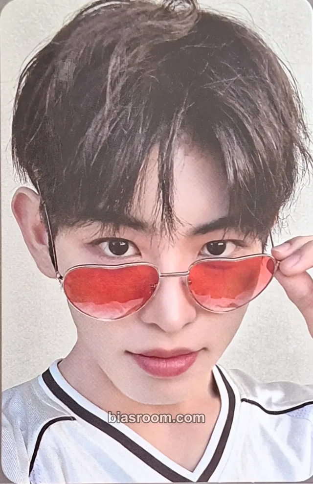 KickFlip - Minje - My First Flip Album poca album album photocard white version