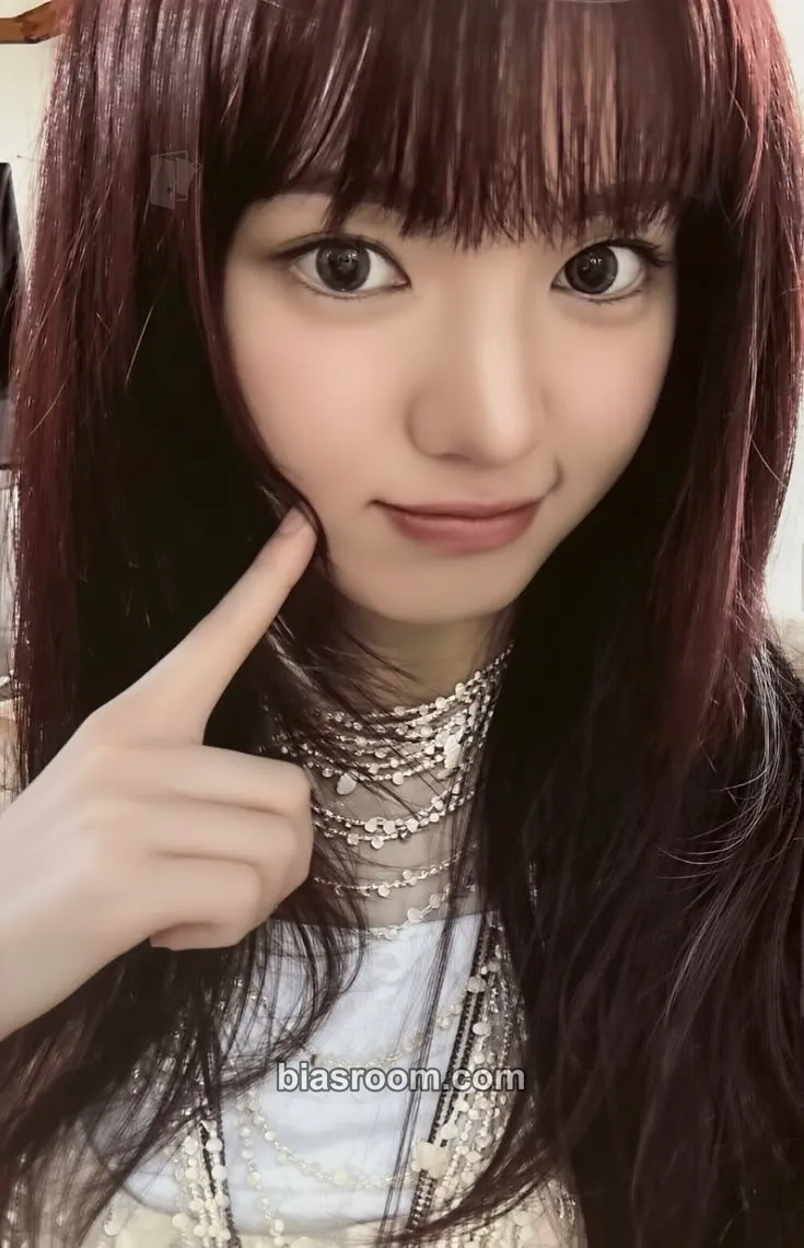 Sui DANCING ALONE Photocard - KiiiKiii - KiiiKiii K-pop photocard