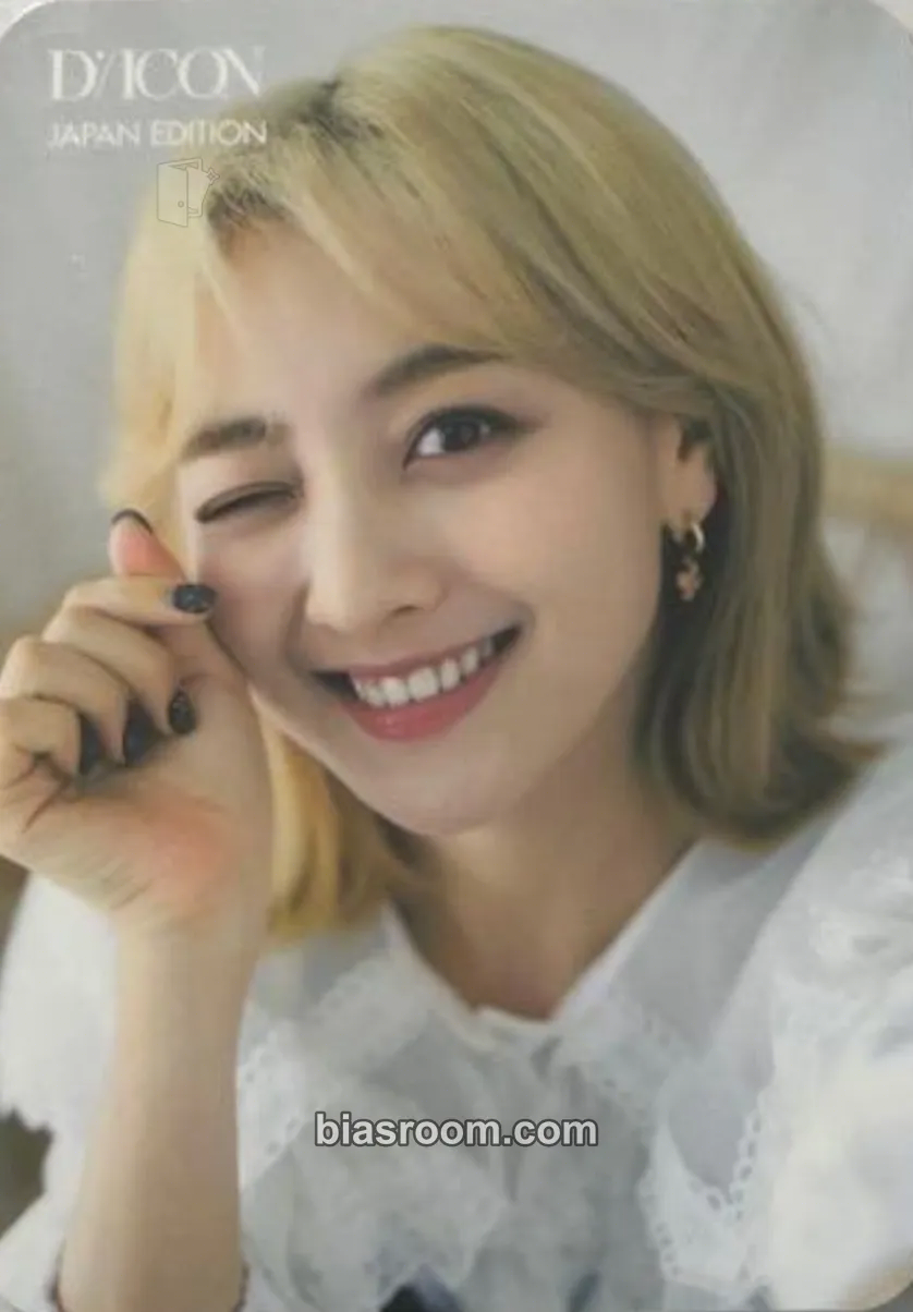 Jihyo Dicon Vol7 - YOU ONLY LIVE ONCE Photocard - TWICE - TWICE K-pop photocard