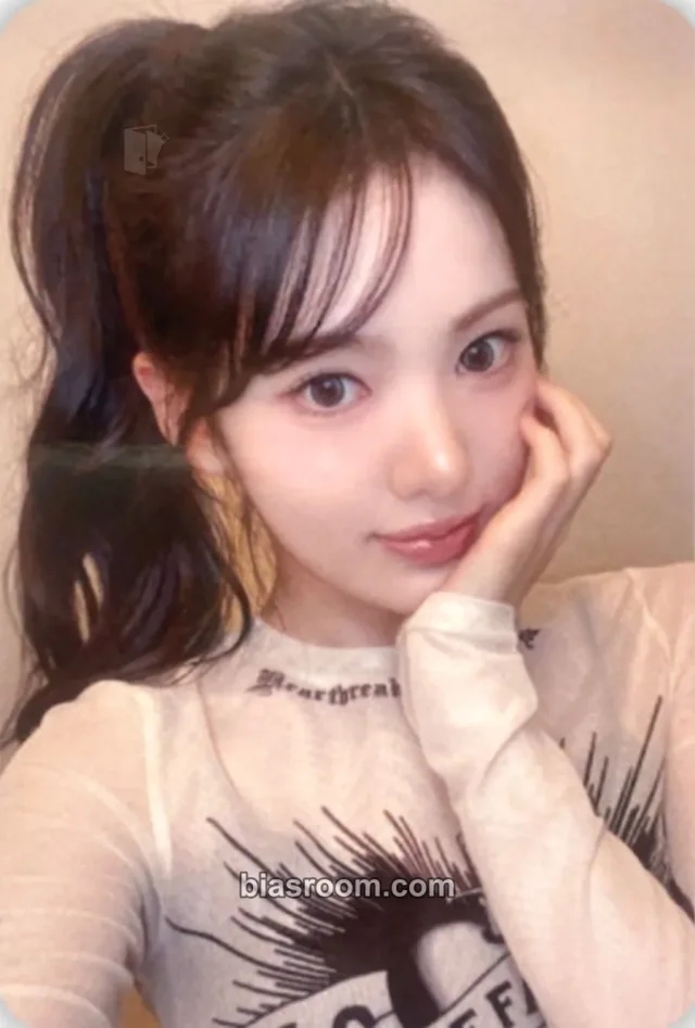 KiiiKiii - Sui - DANCING ALONE Album tower records japan fansign round 1 video call (fancall)