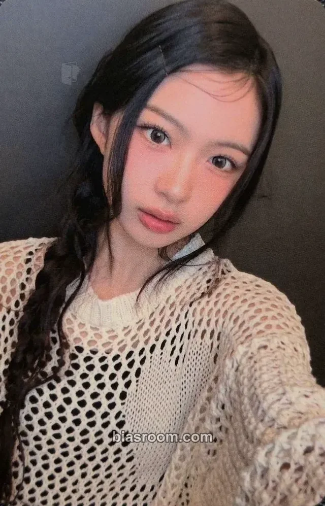KiiiKiii - Kya - DANCING ALONE Album tower records japan round 1 fansign video call (fancall)