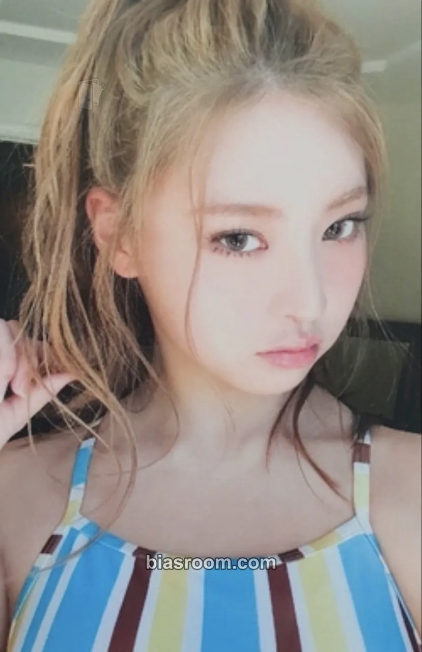 Haum DANCING ALONE Photocard - KiiiKiii – KiiiKiii K-Pop-Photocard