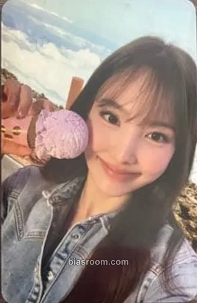 TWICE - Nayeon - D'ICON DFESTA Twice Dispatch 10th anniversary Other photobook inclusion photocard set dicon dfesta 10th anniversary