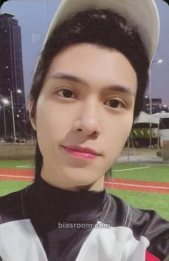 Hendery Universe MD Photocard - NCT - NCT K-pop photocard
