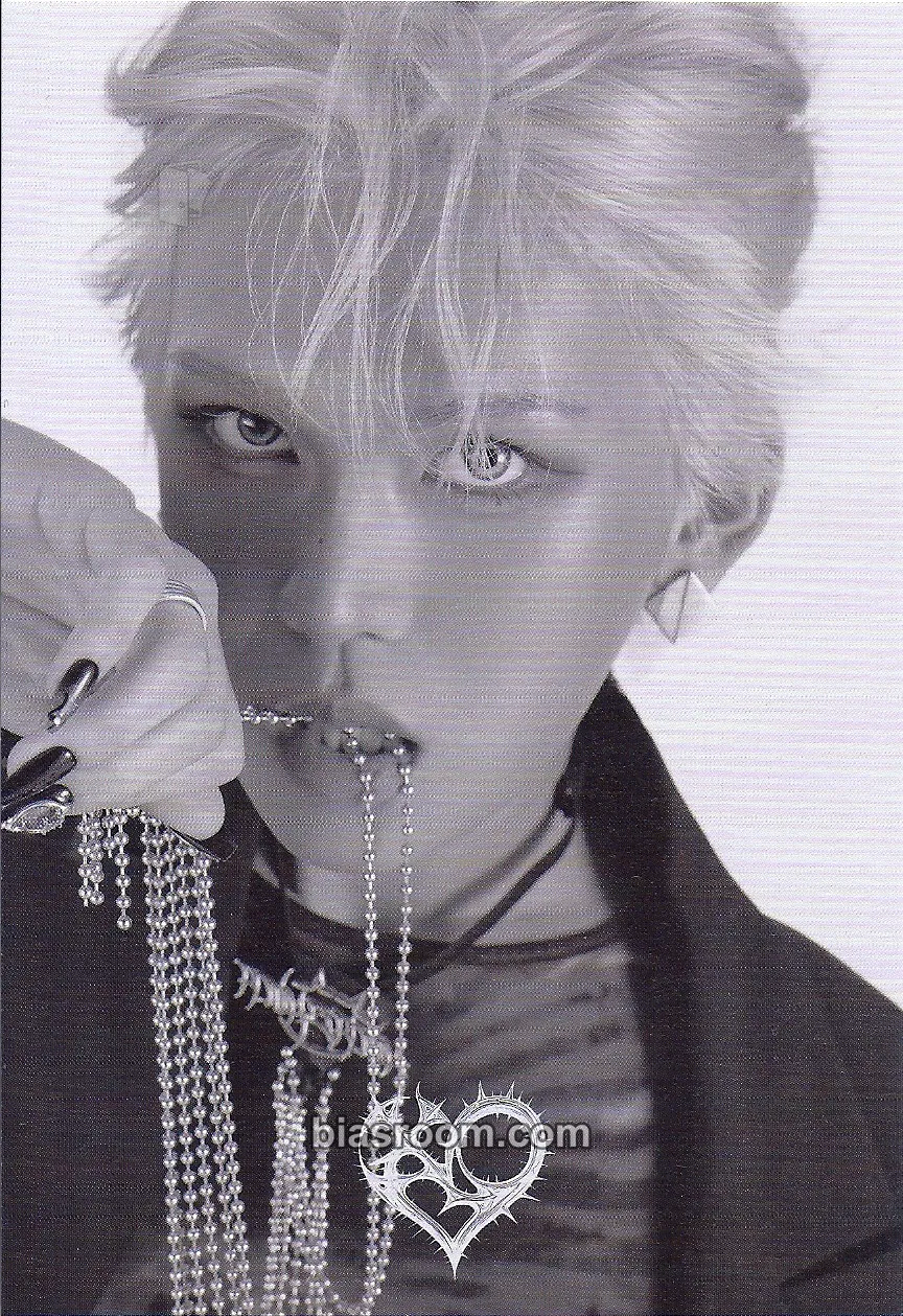 Hyun UXLXVE Photocard - XLOV - XLOV K-pop photocard