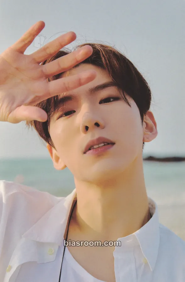 Kihyun Chillax Mode Photocard - MONSTA X - MONSTA X K-pop photocard