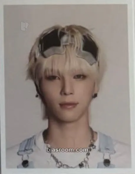 So Geon NEXZ 2026 SEASON'S GREETINGS - Next zone Photocard - NEXZ - NEXZ K-pop photocard