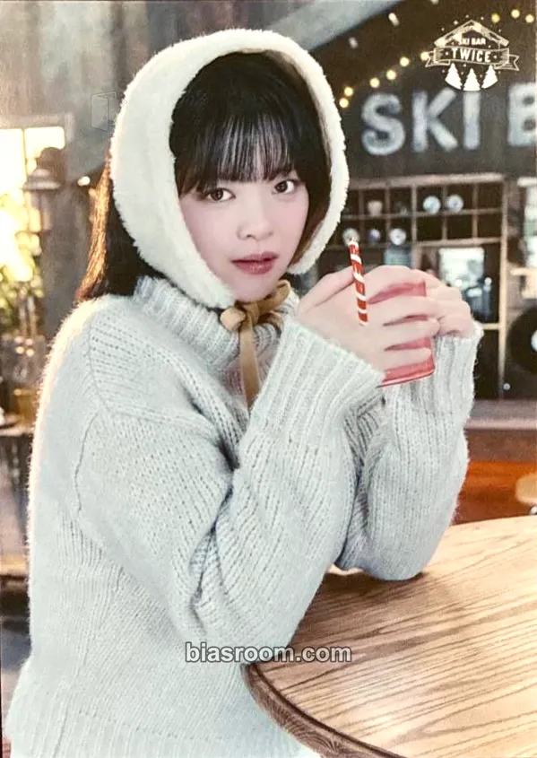 Jeongyeon 2024 JYP Japan Pop-up Store ‘SKI BAR’ Photocard - TWICE - TWICE K-pop photocard