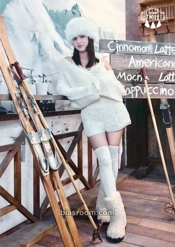 Jihyo 2024 JYP Japan Pop-up Store ‘SKI BAR’ Photocard - TWICE - TWICE K-pop photocard