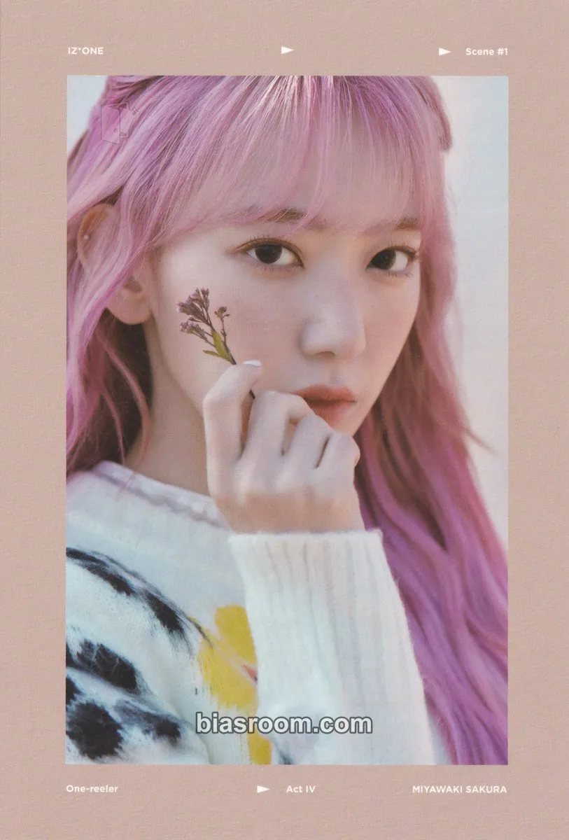 Sakura One-reeler / Act IV Photocard - IZ*ONE - IZ*ONE K-pop photocard