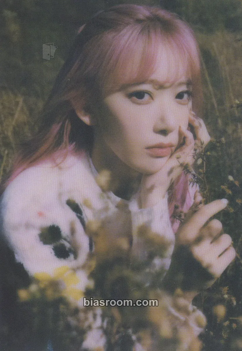 Sakura One-reeler / Act IV Photocard - IZ*ONE - IZ*ONE K-pop photocard