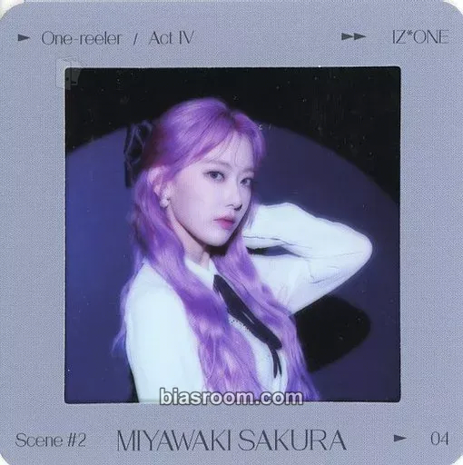 Sakura One-reeler / Act IV Photocard - IZ*ONE - IZ*ONE K-pop photocard