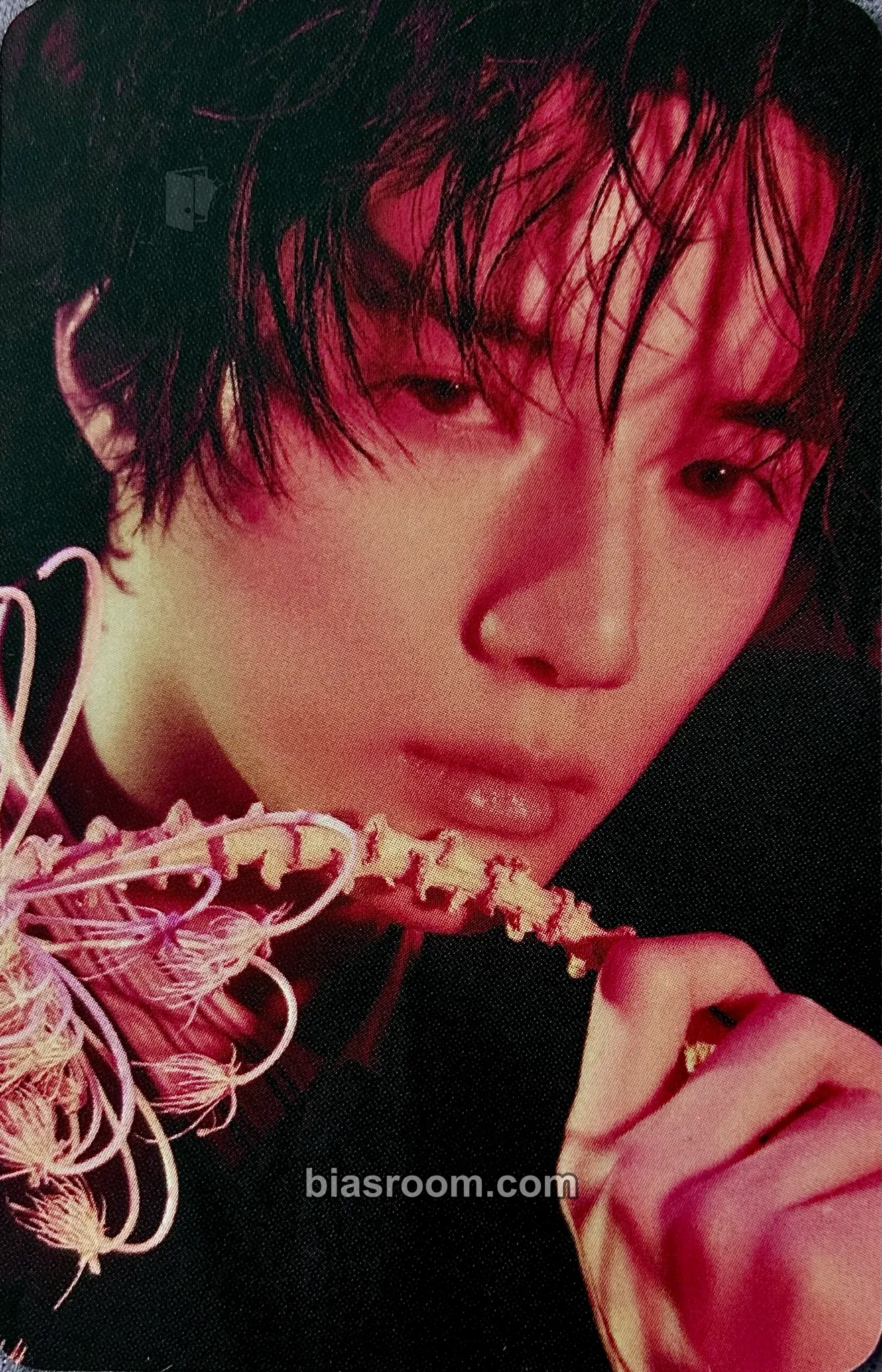 Beomgyu 7TH YEAR: A Moment of Stillness in the Thorns Photocard - TOMORROW X TOGETHER - TOMORROW X TOGETHER K-pop photocard