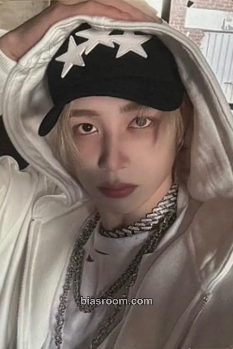 Hunter HOUSE OF TRICKY : SPUR Photocard - xikers - xikers K-pop photocard