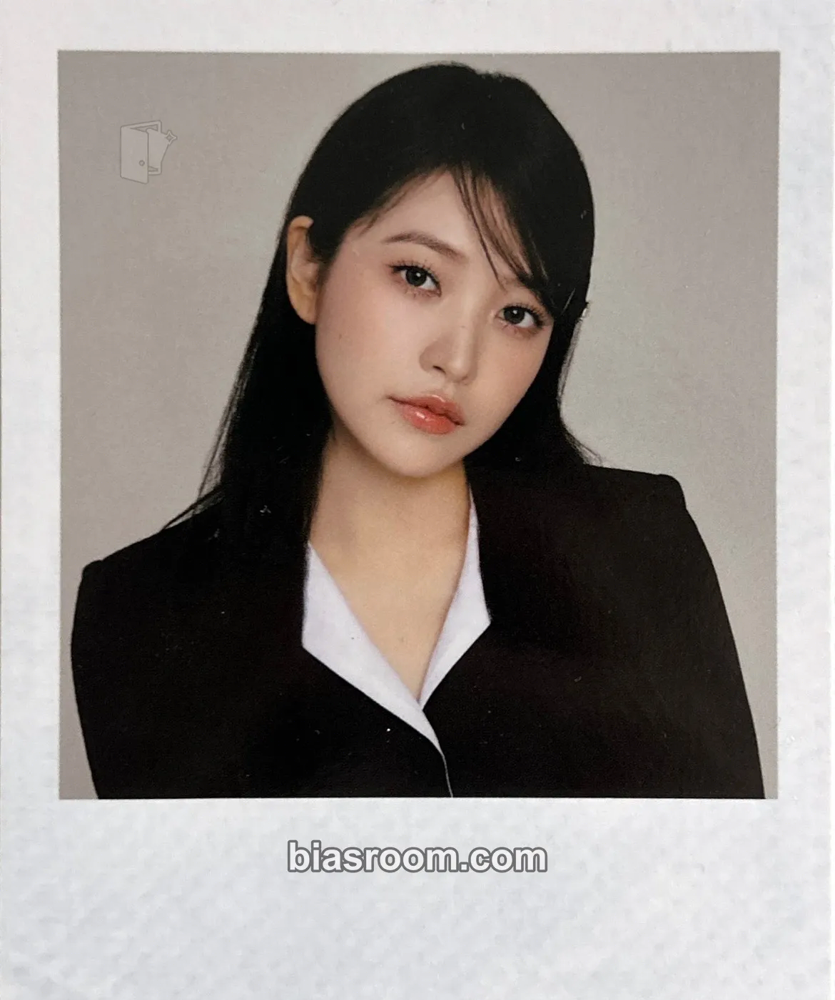 Yeri 2024 Season's Greetings Photocard - Red Velvet - Red Velvet K-pop photocard
