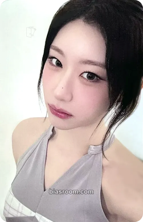 Chaeryeong Motto Photocard - ITZY - ITZY K-pop photocard