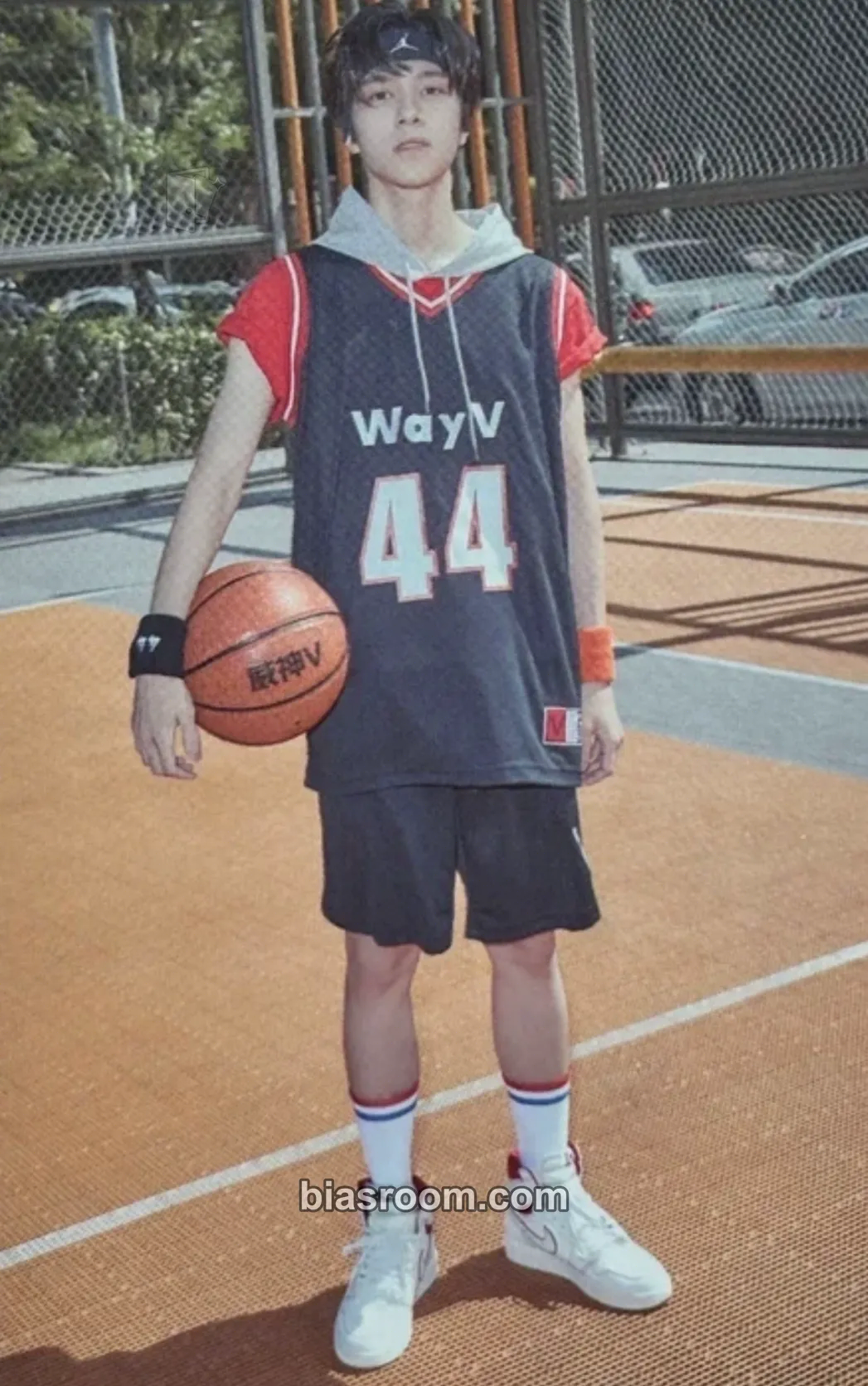 Hendery 2020 Season's Greetings Photocard - WayV - WayV K-pop photocard