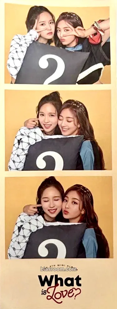 What is Love? Photocard - TWICE - TWICE K-pop photocard