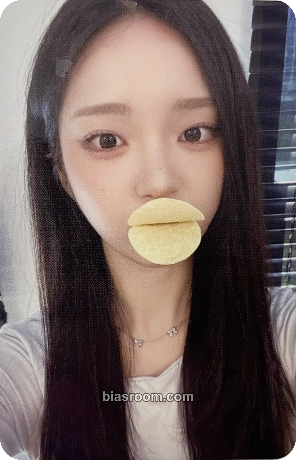 E.JI Wild Cherry Photocard - ICHILLIN’ - ICHILLIN’ K-pop photocard