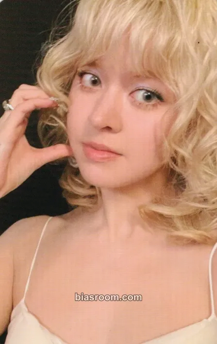 Lily Heavy Serenade Photocard - NMIXX - NMIXX K-pop photocard