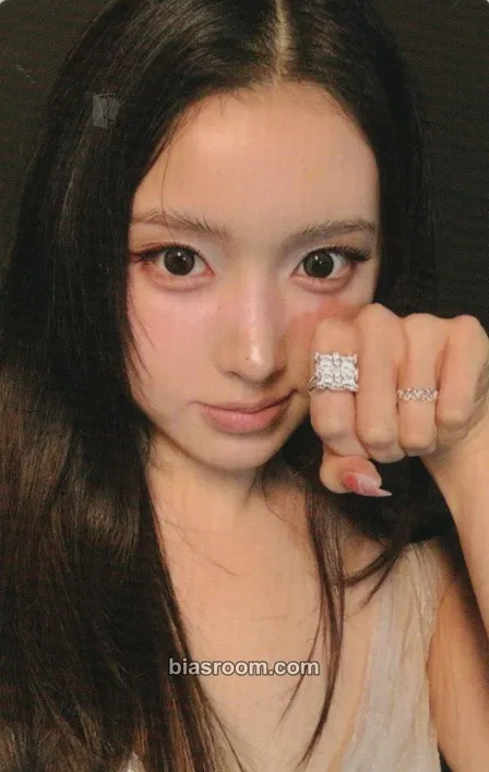 Jiwoo Heavy Serenade Photocard - NMIXX - NMIXX K-pop photocard