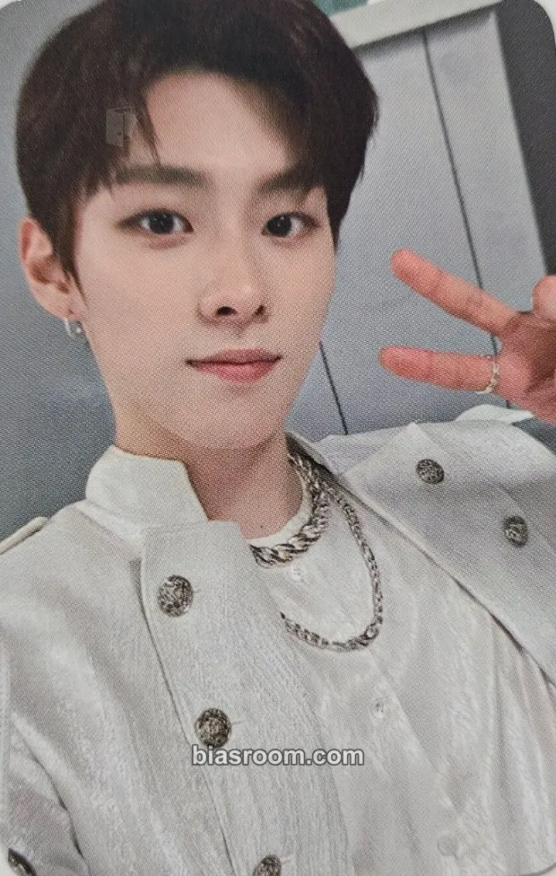 Kyungjun WAY UP Photocard - TNX - TNX K-pop photocard
