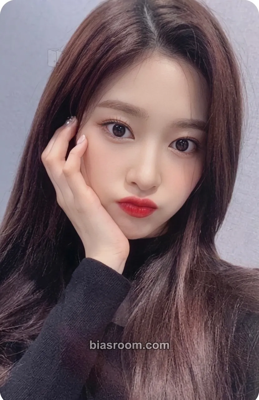 Minju ONEIRIC THEATER - KIT Version Photocard - IZ*ONE - IZ*ONE K-pop photocard