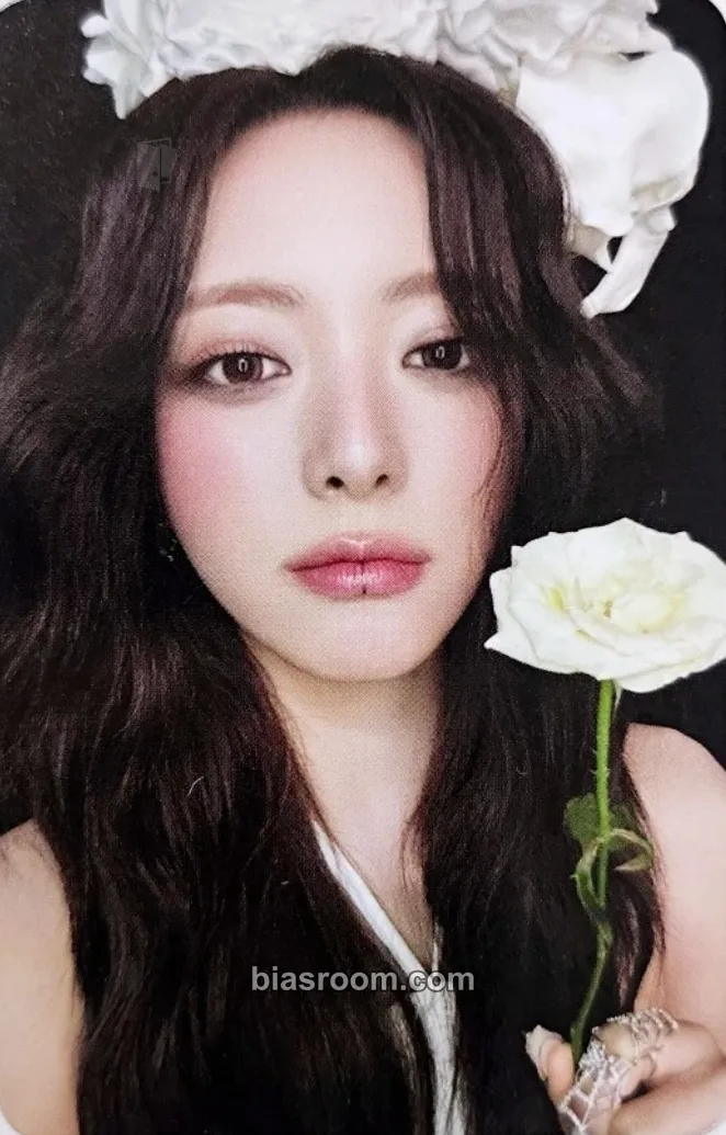 Yuna Motto Photocard - ITZY - ITZY K-pop photocard