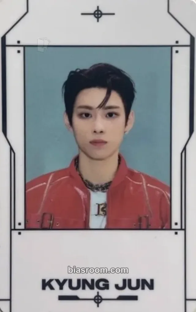 TNX - Kyung Jun - WAY UP  Album id card album photocard