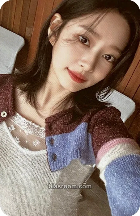Minju 2024 Season’s Greetings - 문득, Anywhere Photocard - Kim Minju - Kim Minju K-pop photocard