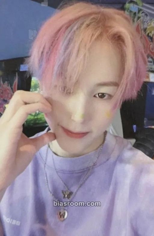 Ha Sung Woon Sneakers Photocard - Ha Sung Woon K-pop photocard