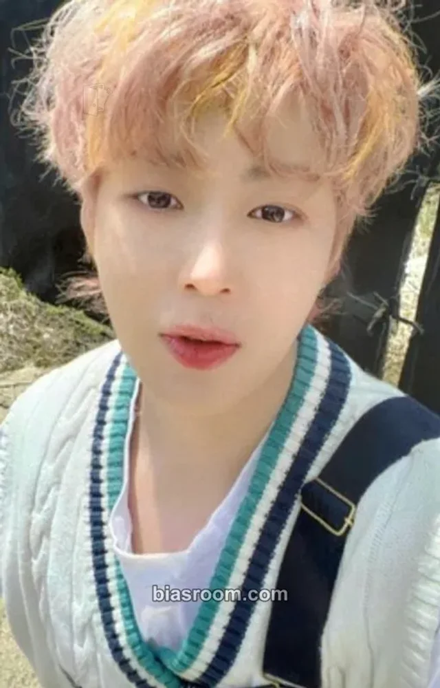 Ha Sung Woon - Ha Sung Woon - Sneakers Album album photocard breeze version