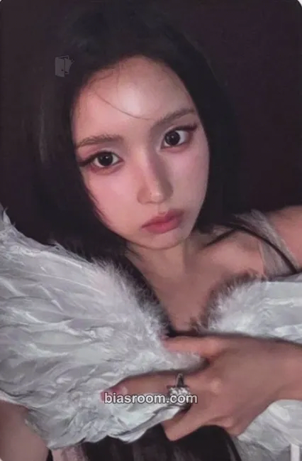 Jiwoo Heavy Serenade Photocard - NMIXX - NMIXX K-pop photocard