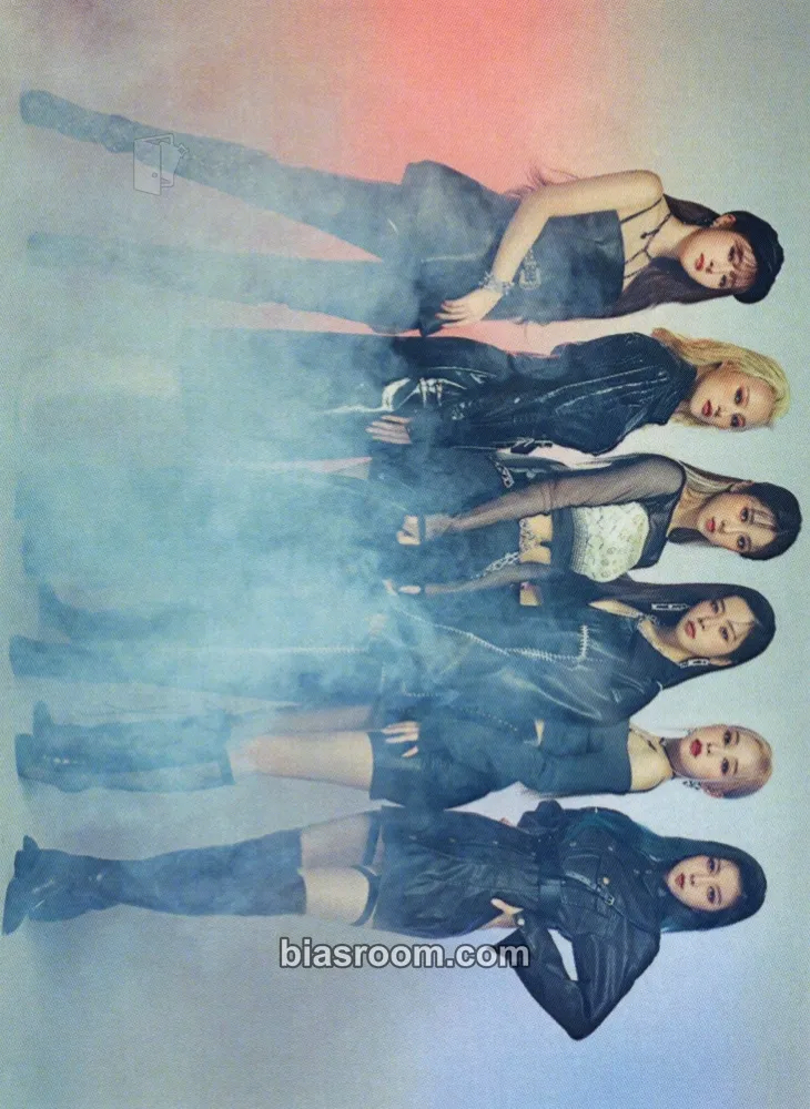 Japan Debut 2nd Anniversary Official Goods Photocard - Dreamcatcher - Dreamcatcher K-pop photocard