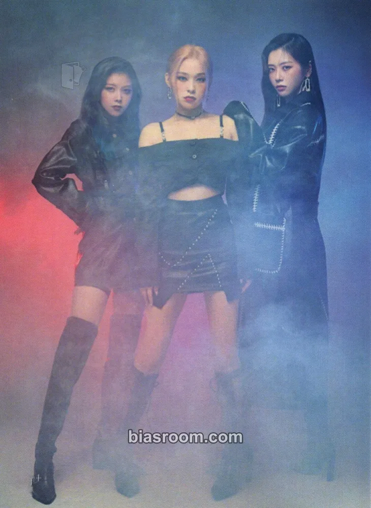 Japan Debut 2nd Anniversary Official Goods Photocard - Dreamcatcher - Dreamcatcher K-pop photocard