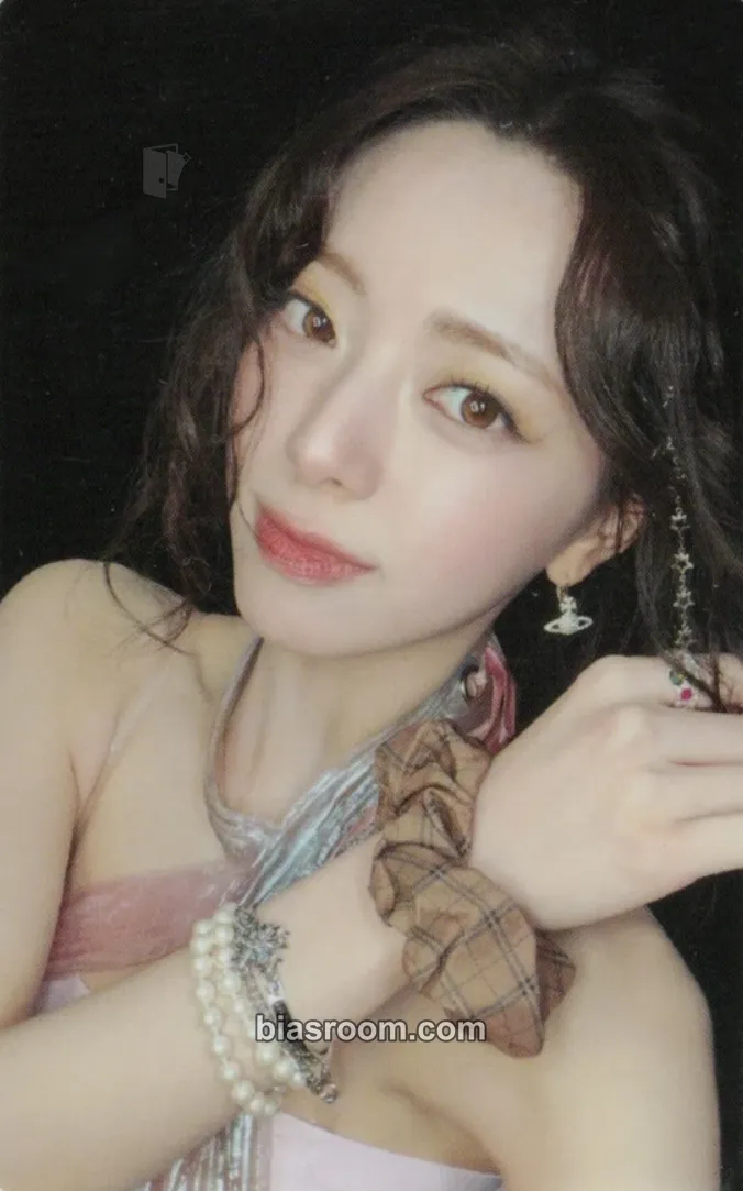 Yuna Motto Photocard - ITZY - ITZY K-pop photocard