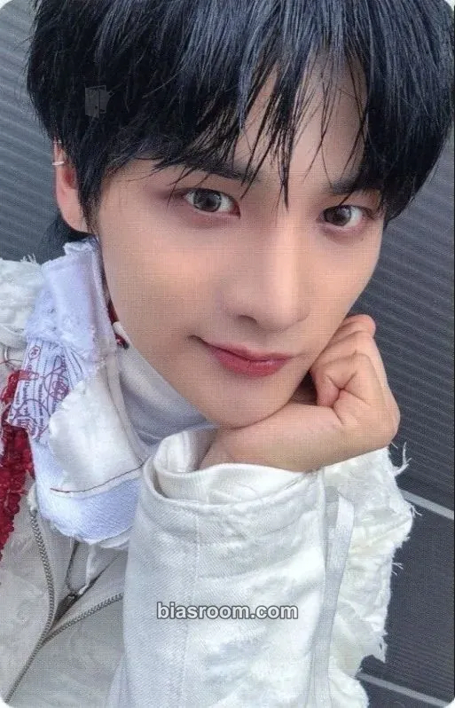 Yoon NOWZ Photocard - NOWZ K-pop photocard