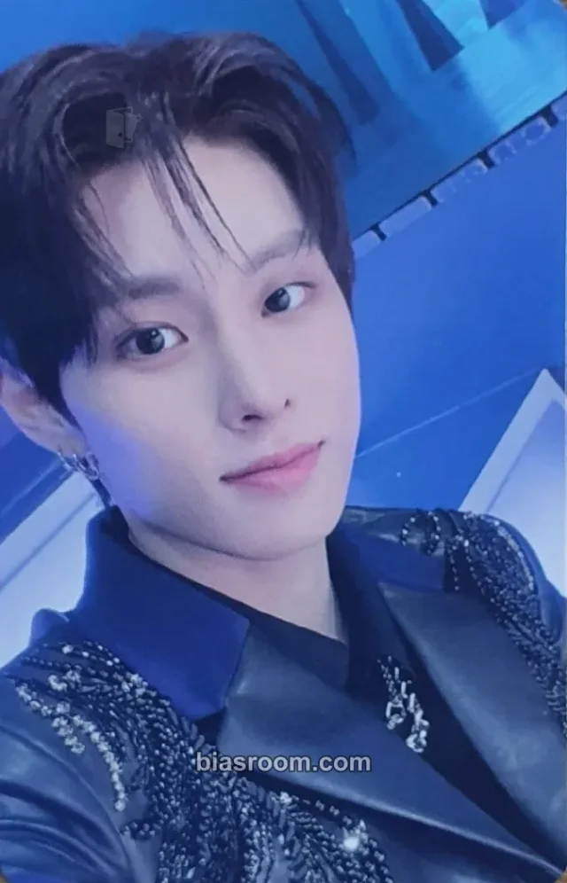 TNX - Kyung Jun - WAY UP  Album album photocard C version