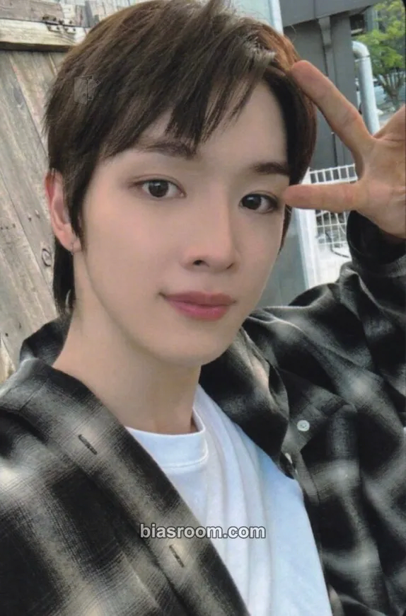 Sungchan Get A Guitar Photocard - RIIZE - RIIZE K-pop photocard