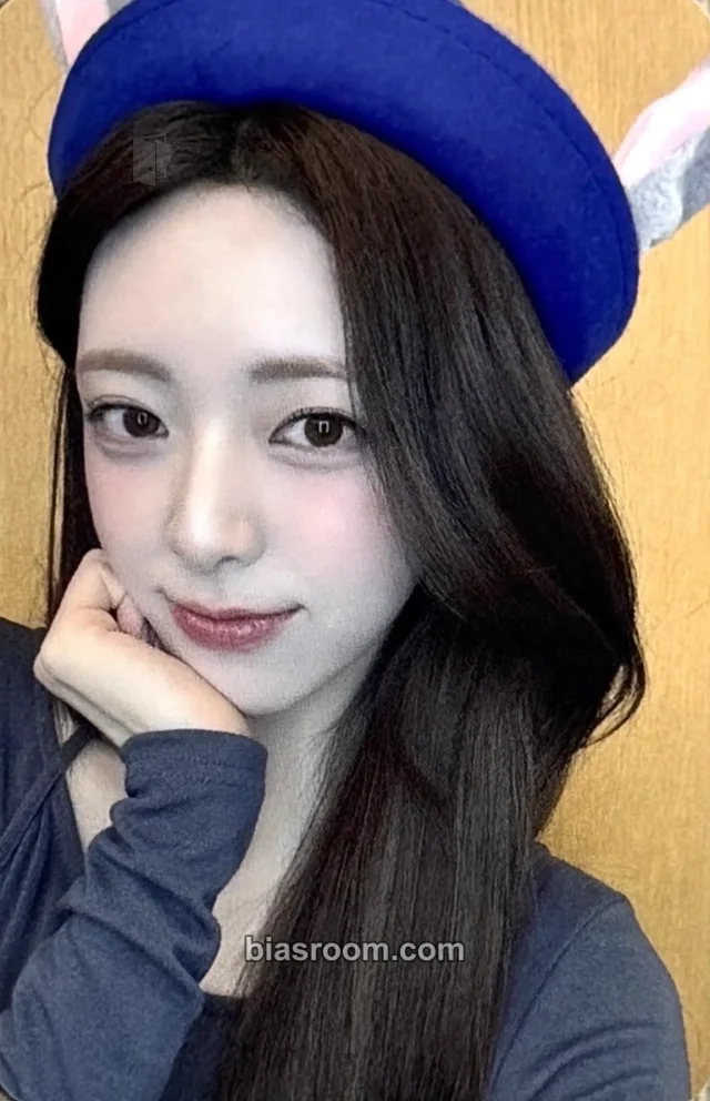 Yuna ITZY Ice Cream K-pop photocard