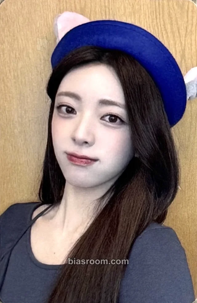Yuna ITZY Ice Cream K-pop photocard