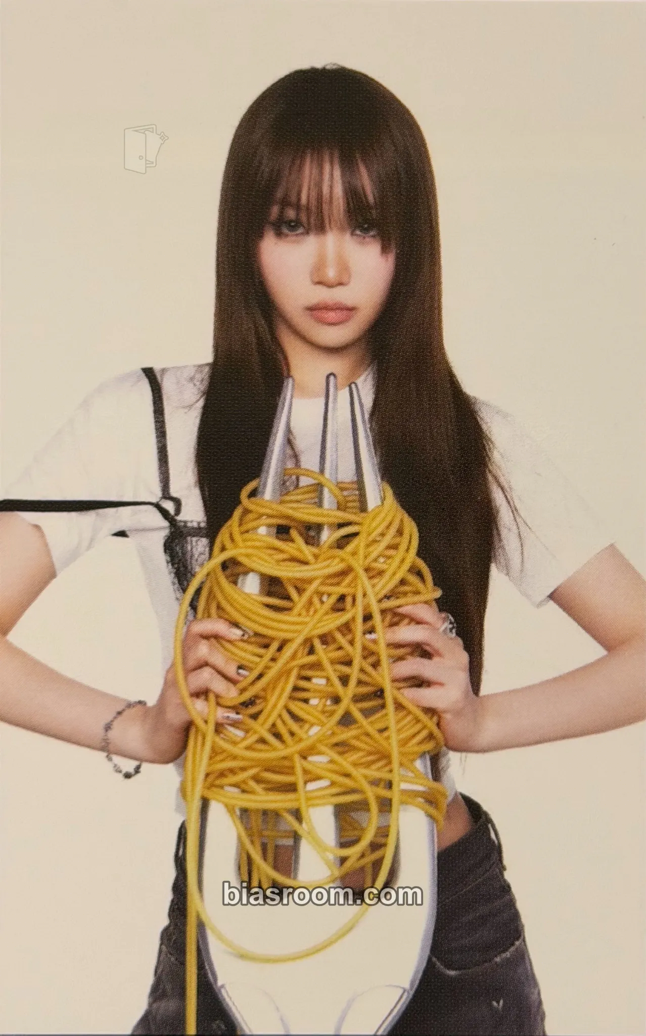 Kim Chaewon SPAGHETTI Photocard - LE SSERAFIM - LE SSERAFIM K-pop photocard