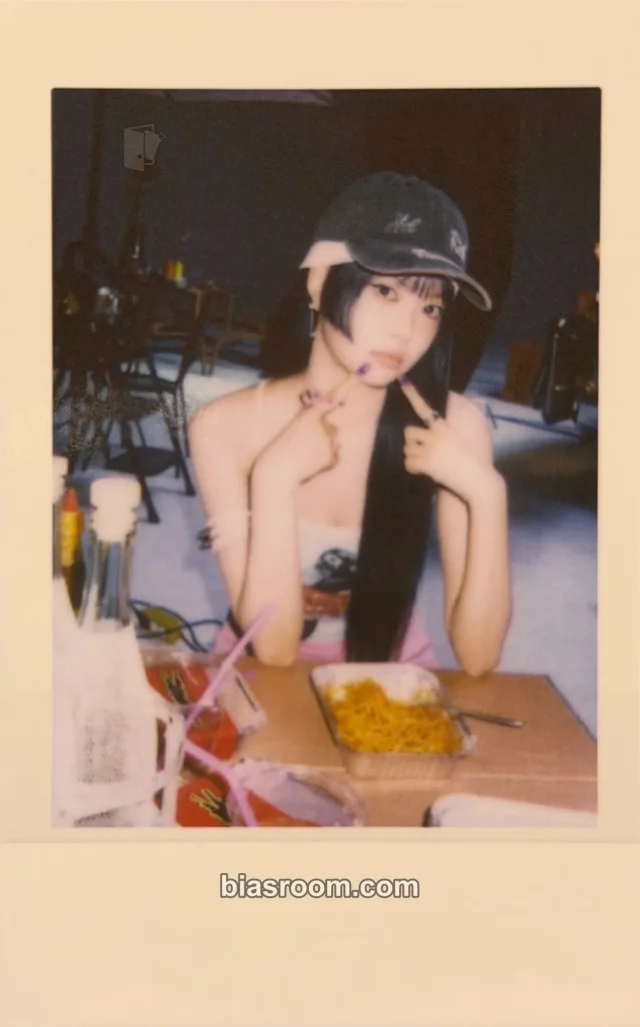 LE SSERAFIM - Hong Eunchae - SPAGHETTI Album merch photocard purchase benefit polaroid