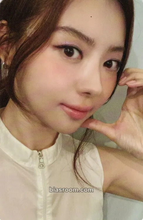 Nayoung LOOP Photocard - I.O.I - I.O.I K-pop photocard