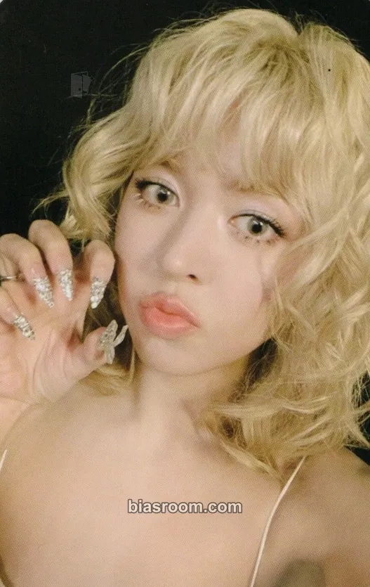 Lily Heavy Serenade Photocard - NMIXX - NMIXX K-pop photocard