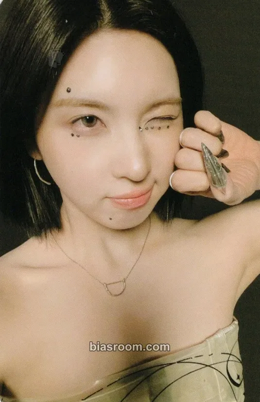 Bae Heavy Serenade Photocard - NMIXX - NMIXX K-pop photocard