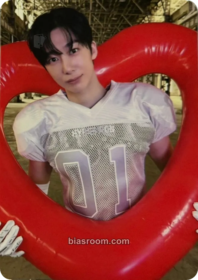 Hyungwon Love Me Photocard - MONSTA X - MONSTA X K-pop photocard